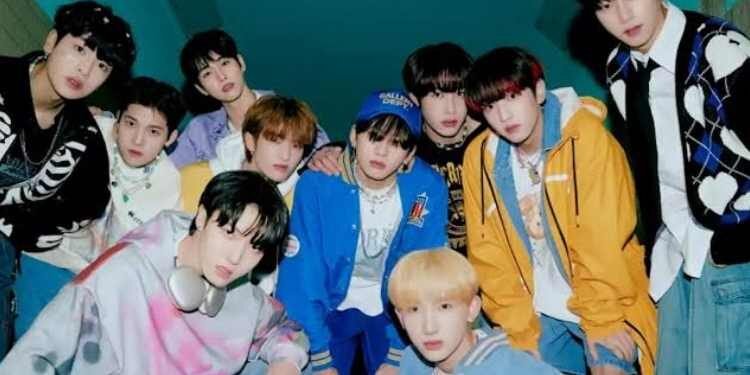 تظهر فرقة شيكرز لاول مرة مع Tricky House