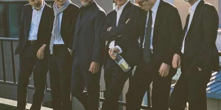 تعرف على " كبار BTS " - رجال رائعين وأنيقين كبار السن استحوذوا على الإنترنت