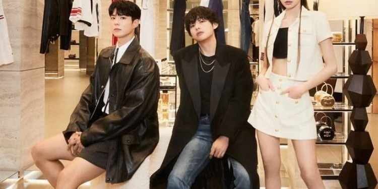 صور سفراء سيلين تاي و ليسا و بارك بوقوم ترسل مستخدمي الانترنت إلى الانهيار