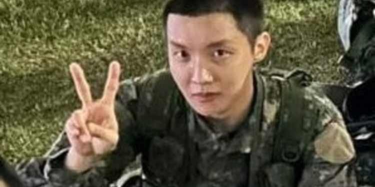 أنهى جيهوب bts بفخر تدريب مسيرة الصخرة التي يبلغ طولها 20 كيلومترًا (12.4 ميلًا)