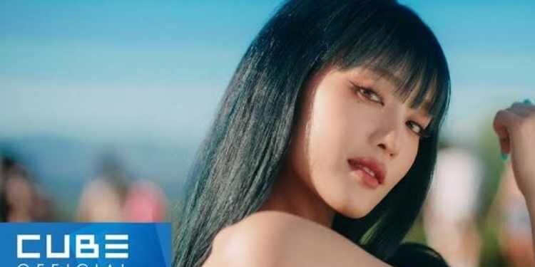 جي ايدل تصدر اغنيتها كوينكارد و ألبومها : ماذا يقول مستخدمو الانترنت ؟