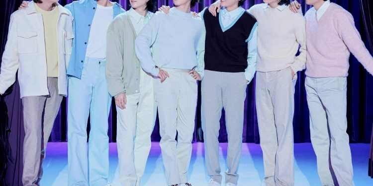 فرقة bts تسقط اغنية تيك تو كهدية للارمي