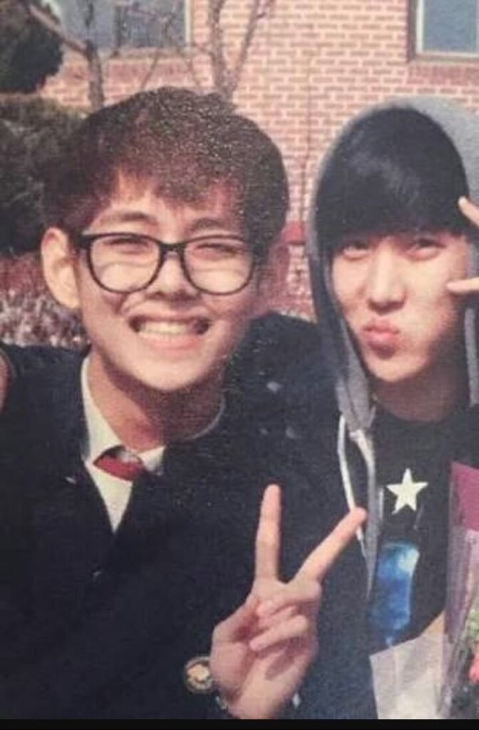 تحقق من صور كيم تايهيونغ كطالب في المدرسة الثانوية