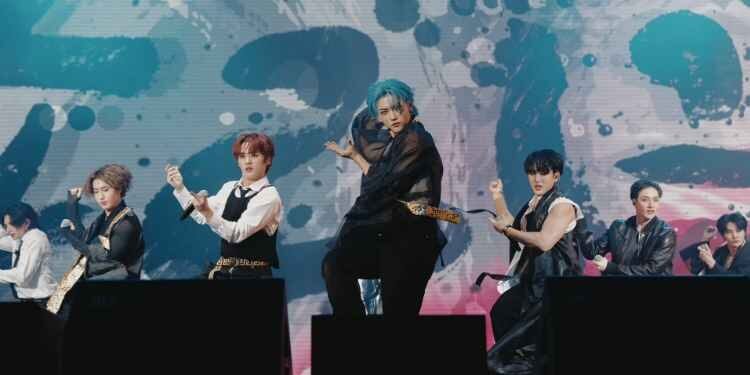 أداء ستراي كيدز في لولابالوزا باريس يتلقى الانتقادات