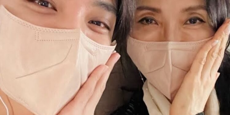 جوشوا من سفنتين قدم هدية مميزة لوالدته