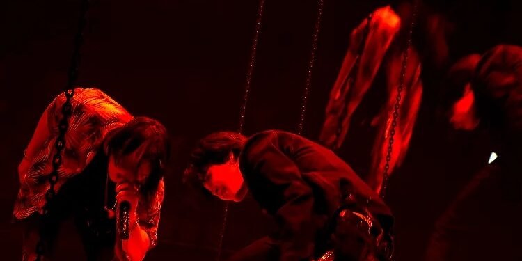 اداء شوقا و جيمين : ماذا يقول الكوريون