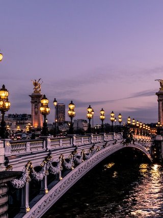 اختبار جيني و تايهيونغ : من سيرافقك في رحلة الى باريس