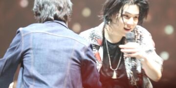 يشعر جيمين بالاحباط بعد هذا الموقف الطريف مع شوقا على المسرح