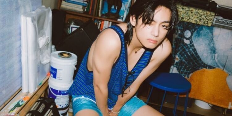 يظهر كيم تايهيونغ مع الفيديو الموسيقي لاغنية Love Me again