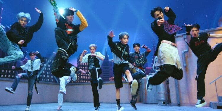 تعود فرقة كرافيتي مع "Ready or Not"