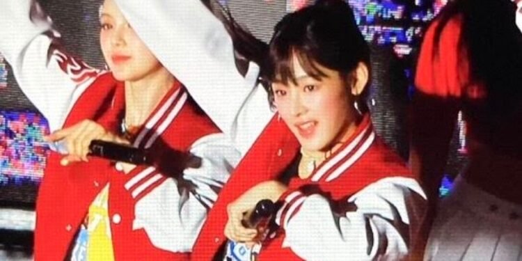 مينجي تتحدث عن شقيقها الاكبر خلال الحفل