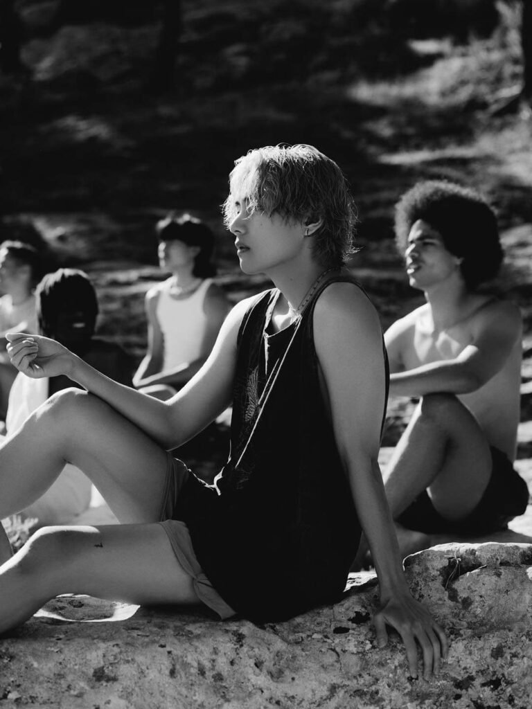 يغرق الارمي في سحر تايهيونغ مع صور المفاهيمية 4 لالبومه Layover