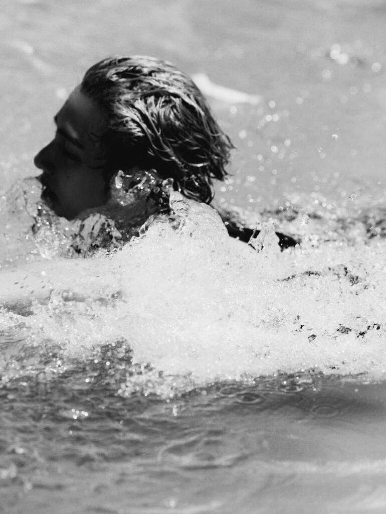 يغرق الارمي في سحر تايهيونغ مع صور المفاهيمية 4 لالبومه Layover