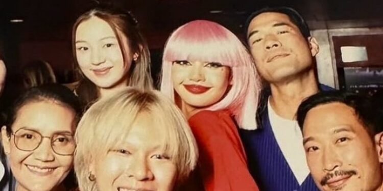 رد فعل والدة ليسا على أدائها في ملهى كريزي هورس وفقا لهذه لوودي