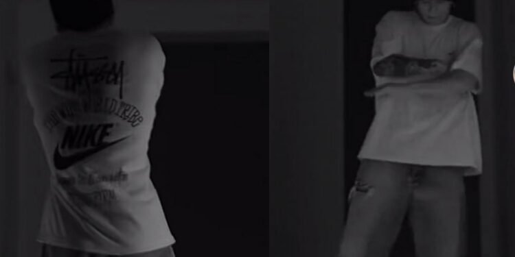 يثني الارمي على جسد جونغكوك المثالي في احد تحدي له على التيكتوك