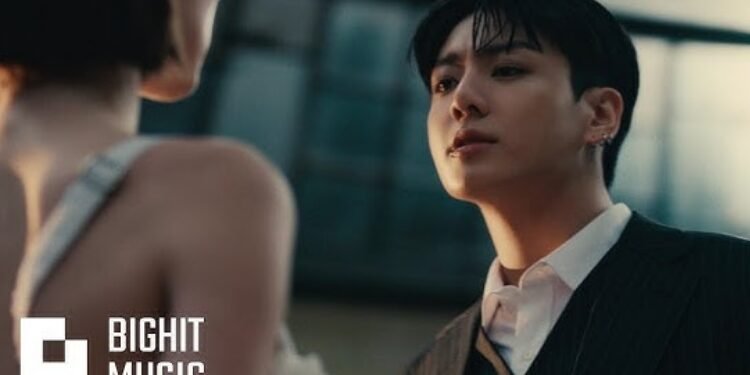 جونغكوك يغني عن Standing Next to you في امفي الكاريزمي المنفرد لعودته