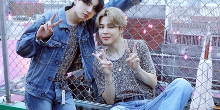 تجنيد جيمين و جونغكوك من BTS كـ " جنود مرافقين " - ما يعنيه ذلك في الواقع