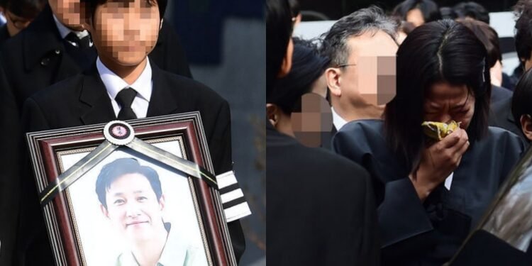 موكب جنازة لي سون كيون بقيادة ابنه الأكبر مع صورة والده