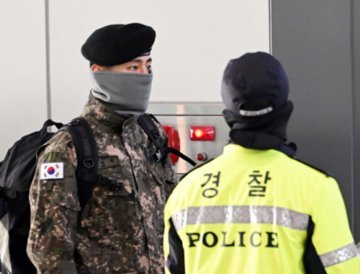 صور حصرية لكيم تايهيونغ خلال التحاقه بفيلق الشرطة العسكرية الثاني