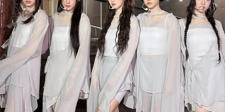 " اعضاء نيوجينز بدون مهارات غنائية ... اشعر بالغيرة : نقاش الكوريين و