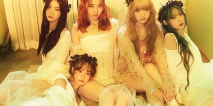 عادت فرقة لي سيرافيم مع Easy : ماذا يقول الكوريين