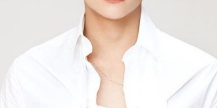 وسائل الإعلام الصينية تكشف أن هذا الايدول متزوج ولديه ولد