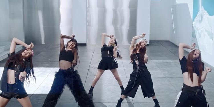 اغنية ترسيم ميووف MEOW سيئة ( مع الترجمة ) : آراء الكوريين