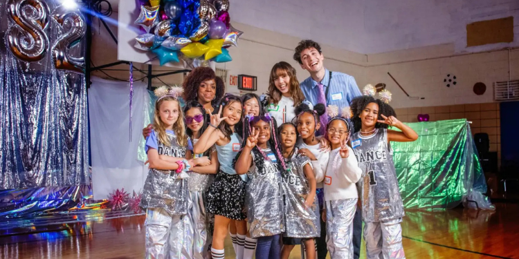 تستمر ليسا في الترويج في الولايات المتحدة الأمريكية: آراء الكوريين