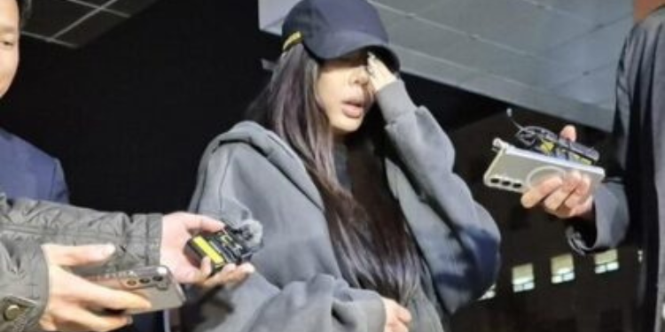 جيسي تصل إلى مركز الشرطة للاستجواب بعد الاعتداء على معجبة مراهقة