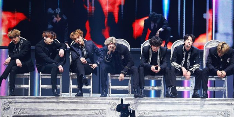 عروض نهاية السنة أصبحت مملت بدون بتس: نقاش الكوريين