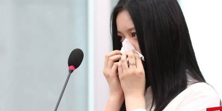 هاني من نيوجينز مهددة بالترحيل بعد انتهاء عقدها مع أدور إذا لم تحل الخلافات القانونية