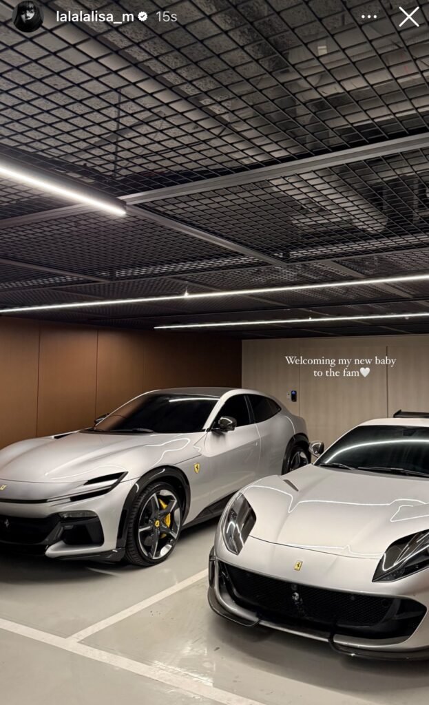 ليسا من بلاك بينك ترحب بـ " مولودها الجديد " في عائلتها