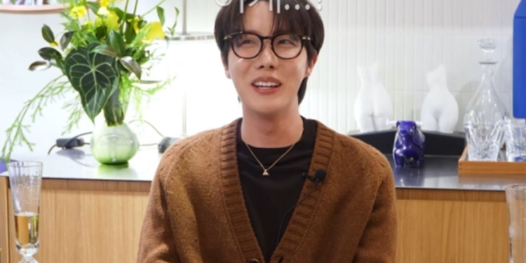 جيهوب يُعلن عن ترويج بتس الكامل: "سيُسرّح الأعضاء في يونيو… نخطط بعناية"