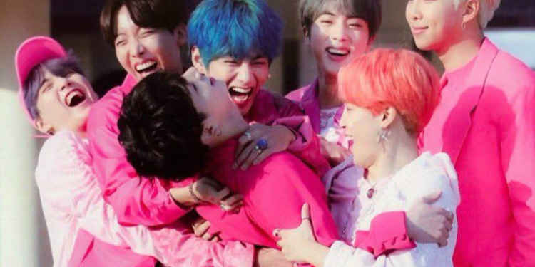 خلفيات BTS بجودة عالية لتزيين هاتفك 2025