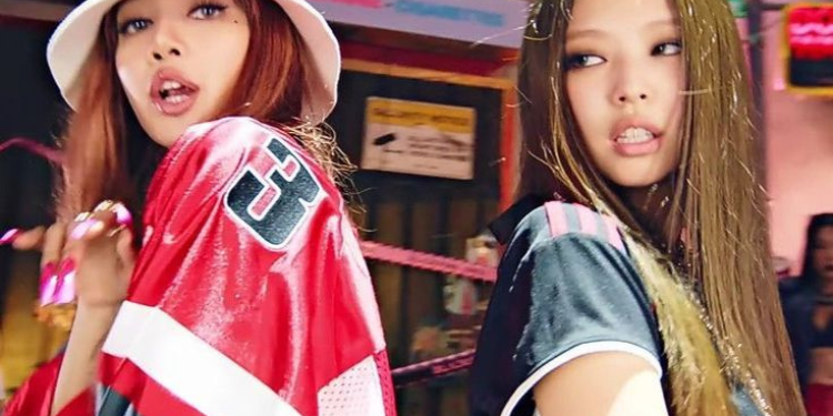 دليل على علاقة ليسا وجيني من بلاك بينك سيئة.