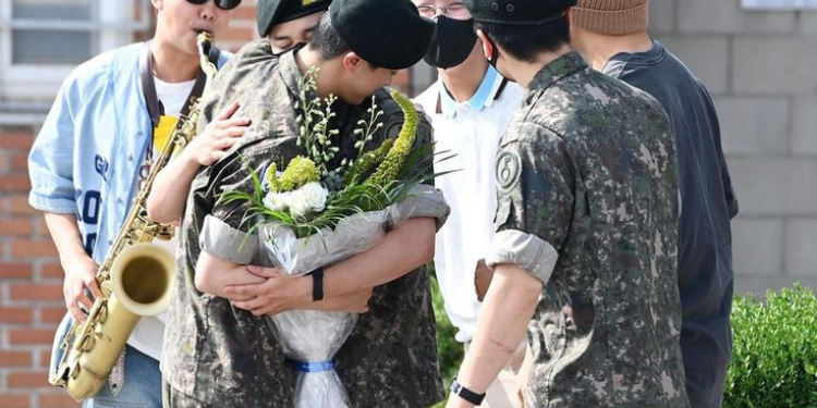 لم يتبقَّ سوى شهرين عن عودة فرقة بتس تمامًا؟ آراء الكوريين