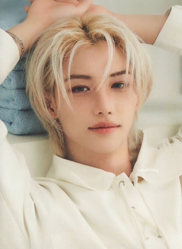 من الافضل بين بتس و ستراي كيدز؟