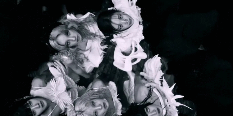 فرقة جي ايدل تعلن عن تغيير اسمها إلى آيدل i-dle وعودتها بألبومين جديدين