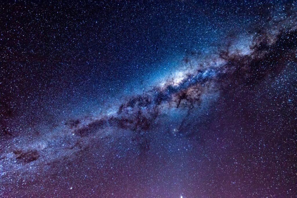 اختر صورة وسنكشف لك أي كوكب تشبه؟
