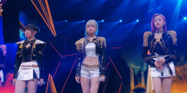 أداء-أهيون-فاريتا-ورورا-لأغنية-golden-في-حفل-الماما-2025-آراء-الكوريين