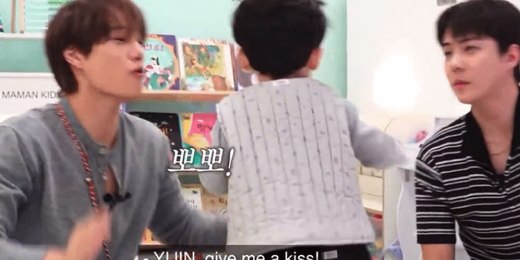 كاي وسيهون من فرقة إكسو يُثيران غضبًا بعد إصابة طفل صغير بصدمة نفسية نتيجة أفعالهما