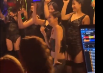 جيني تصدم المعجبين بسلوكها "غير اللائق" خلال حفلة عيد ميلادها في نادي ليلي