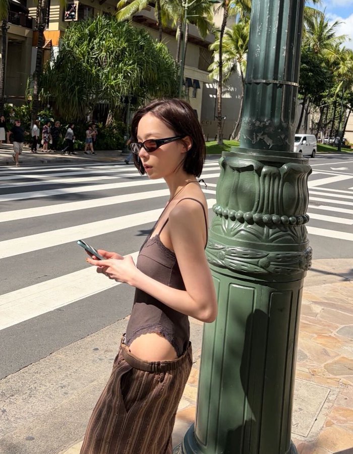 وينتر من ايسبا ترتدي أزياء فاضحة وتثير انتقادات شديدة 