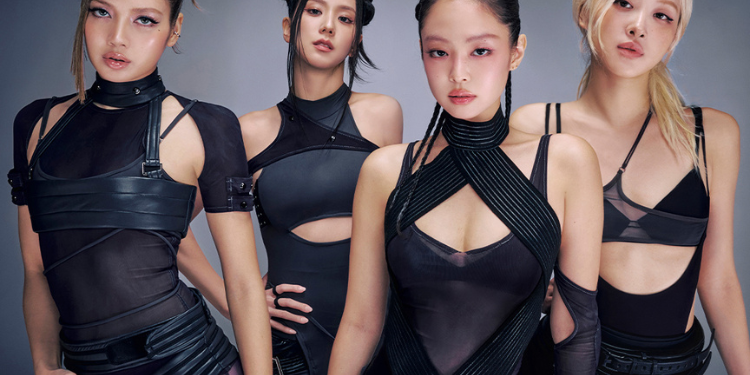 انتقاد الاعلانات التشويقية لعودة بلاكبينك "مملة" و"مكررة"