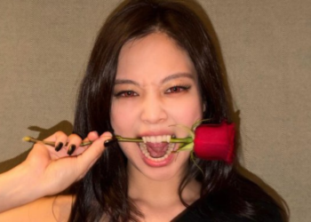 جيني من بلاكبينك تواجه انتقادات لاذعة بسبب أدائها الصوتي في تعاونها مع تيم إمبالا