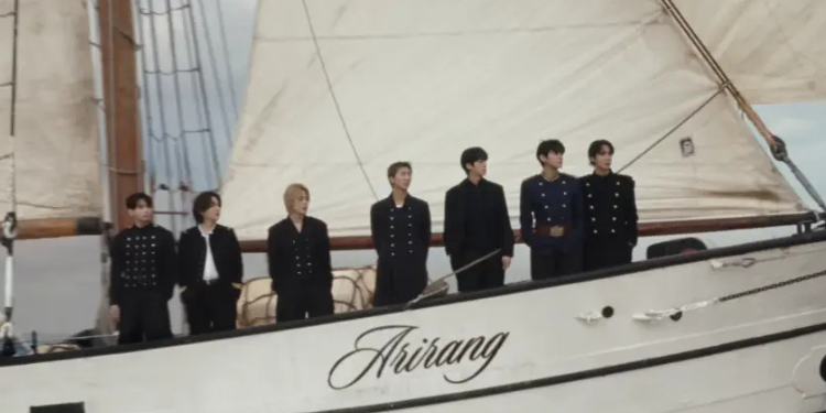 بتس تعود مع أمفي أغنية "سويم" وألبوم "اريرانغ": آراء الكوريين