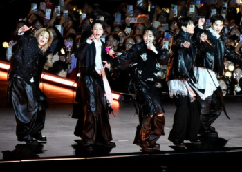 فرقة بتس تتجاوز تايلور سويفت بحفل واحد فقط في غوانغهوامون: آراء الكوريين