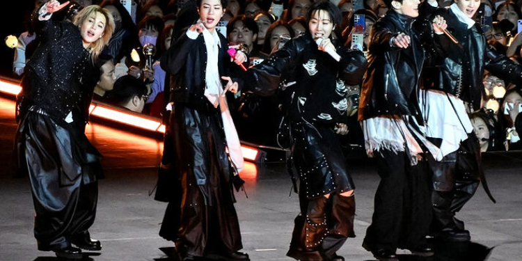 فرقة بتس تتجاوز تايلور سويفت بحفل واحد فقط في غوانغهوامون: آراء الكوريين